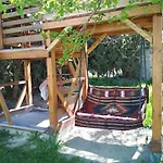 Zelena Bila Stavka * Yaremche